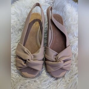 Women's Bass Open Toe Slingback Nude Sandals Size 6M